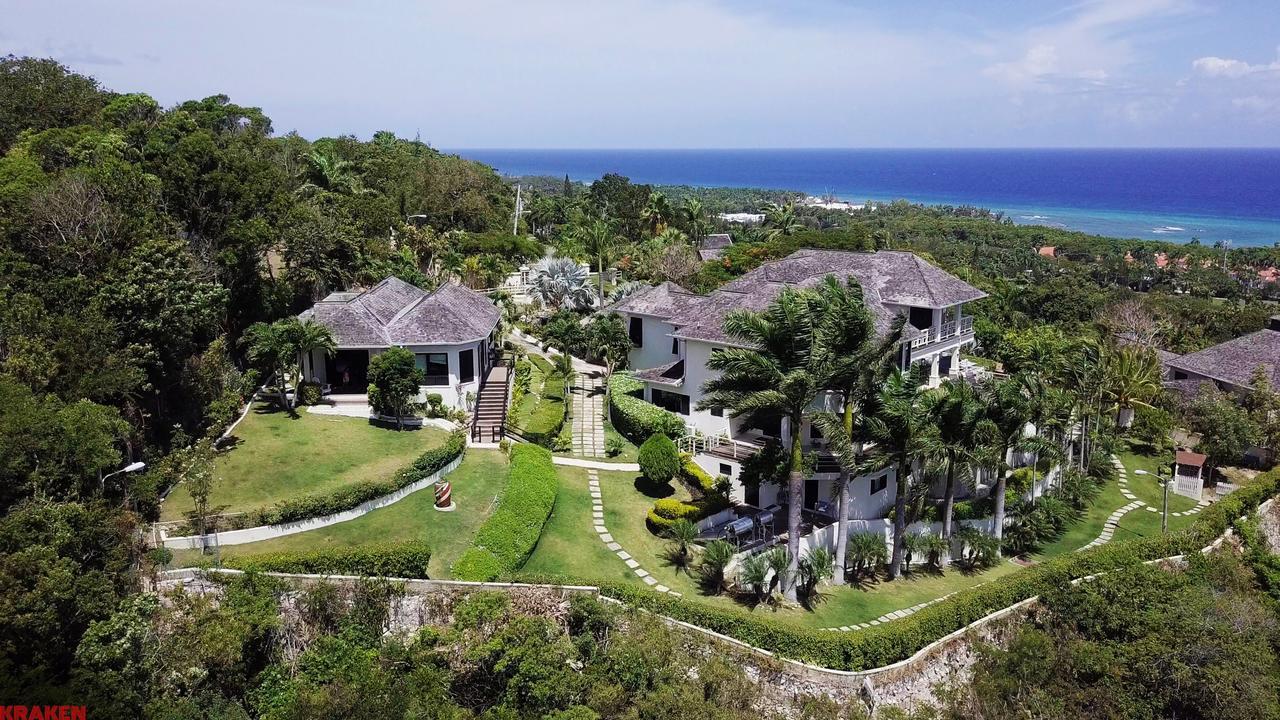Luxury Villa Sleeps 6, Beach Access, モンテゴ・ベイ エクステリア 写真