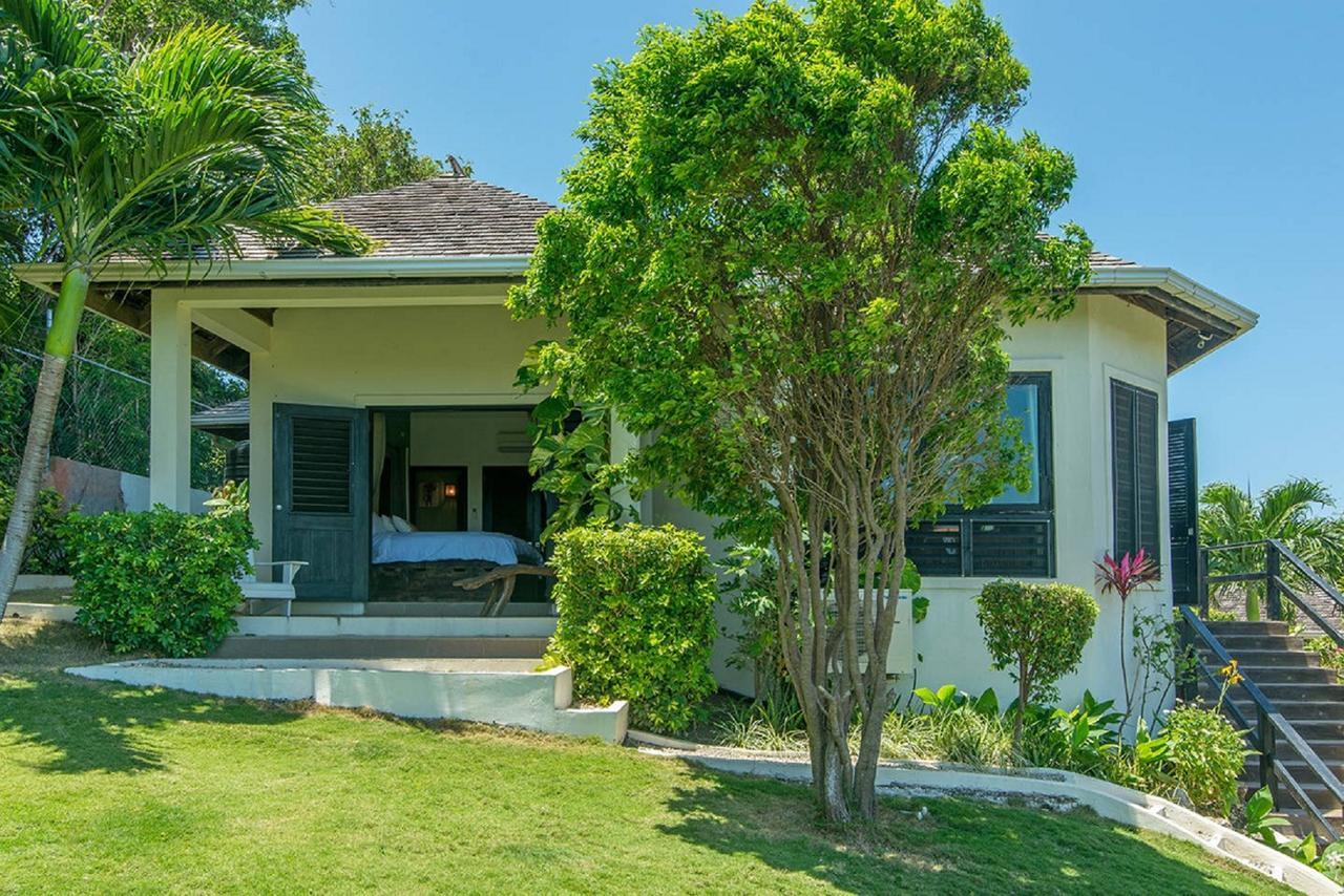 Luxury Villa Sleeps 6, Beach Access, モンテゴ・ベイ エクステリア 写真