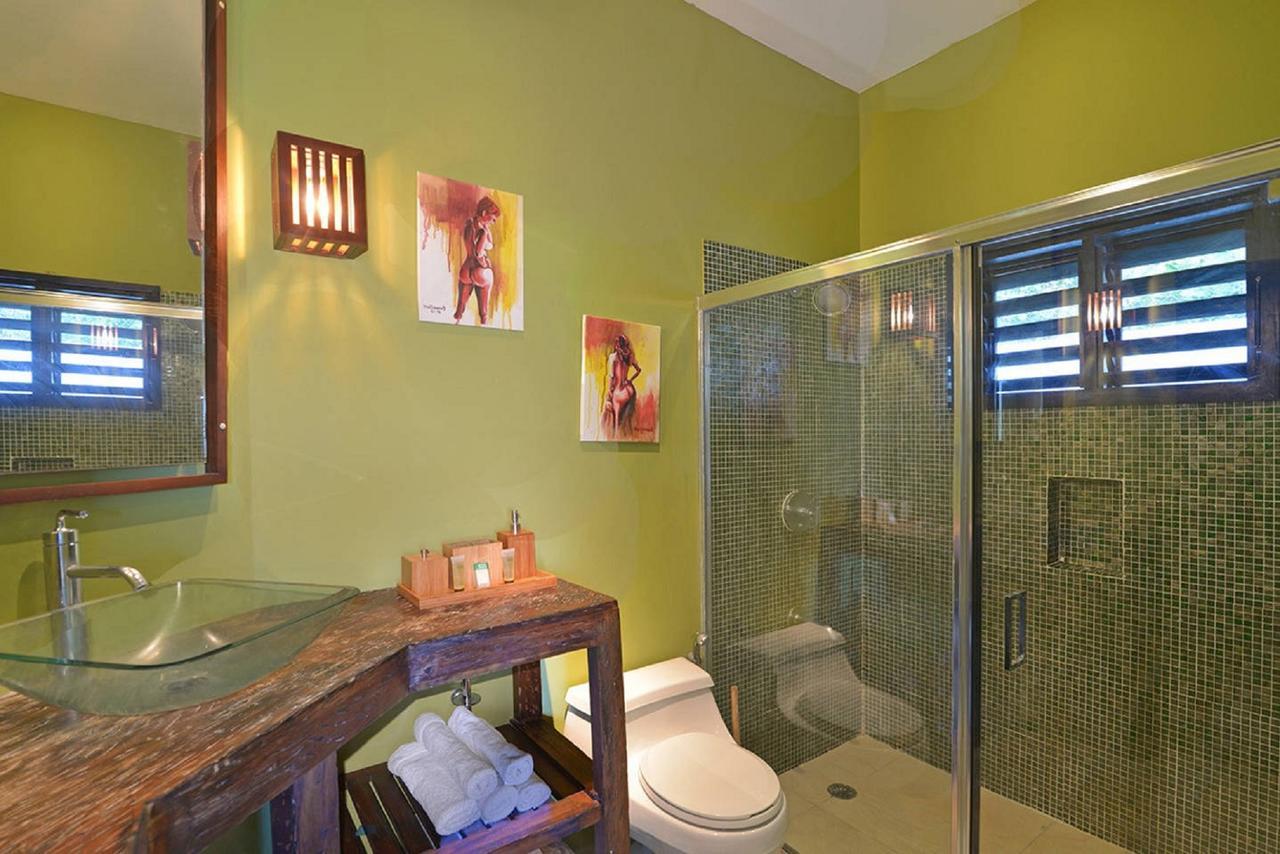 Luxury Villa Sleeps 6, Beach Access, モンテゴ・ベイ エクステリア 写真
