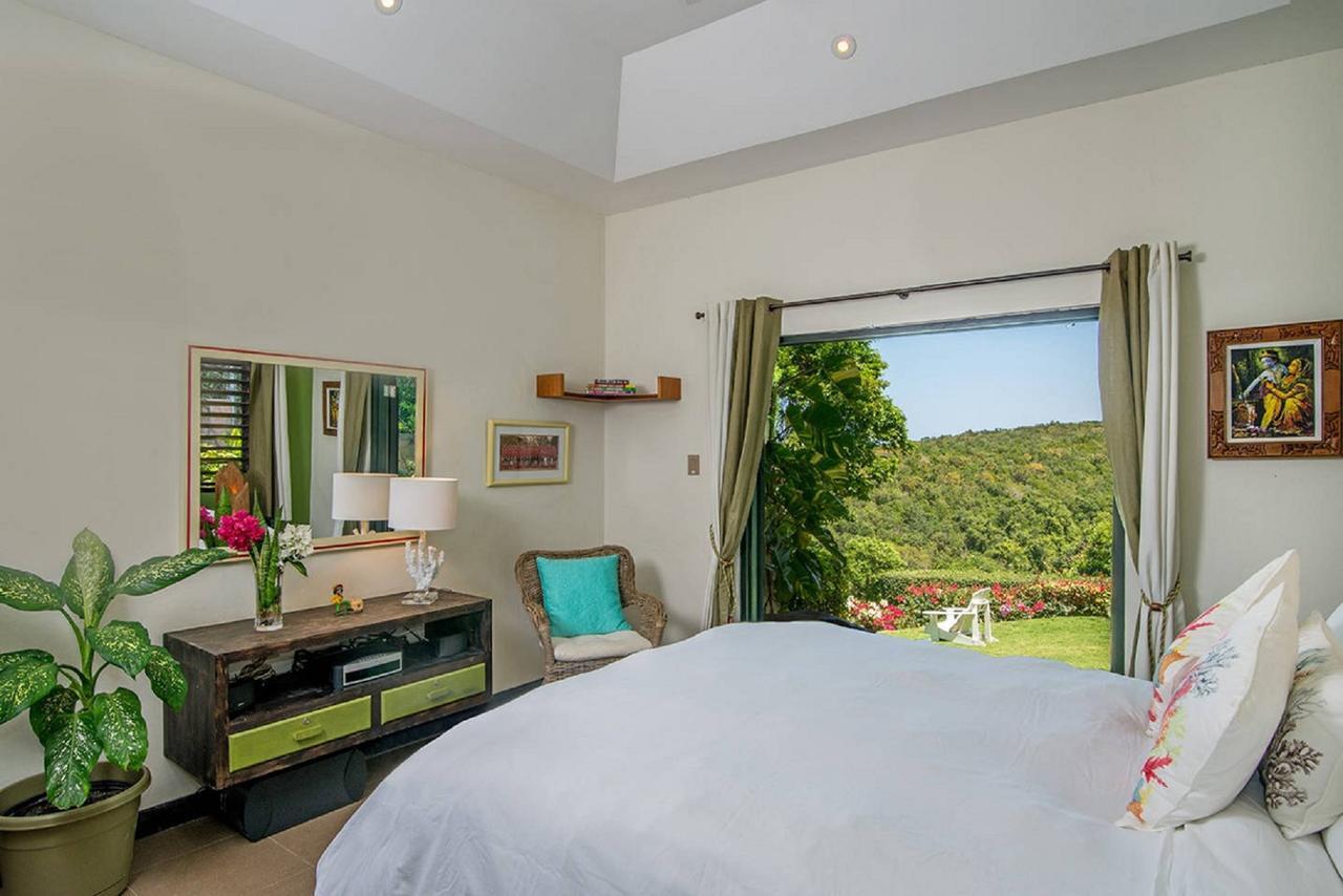 Luxury Villa Sleeps 6, Beach Access, モンテゴ・ベイ エクステリア 写真